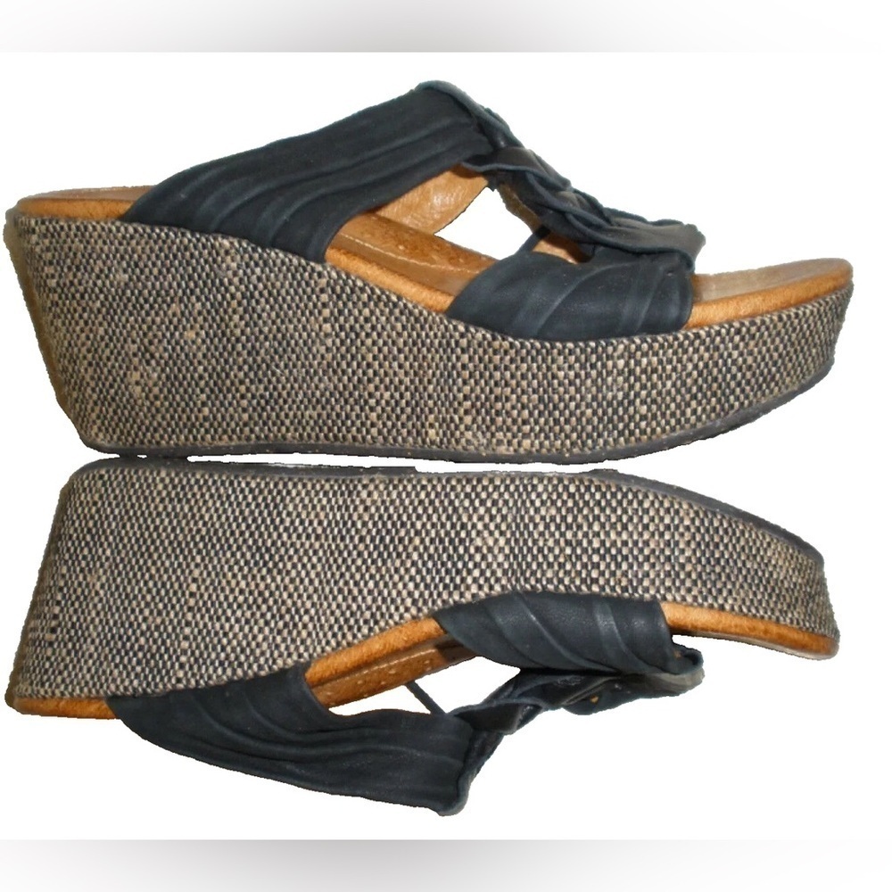 NAYA NEOLA black leather wedge slides